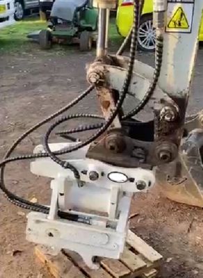 Huitong Bagger Schnellneigungsanhänger HT 1-2,8 Tonnen 95 kg Kompatibel mit CAT/Komatsu Manuellschloss