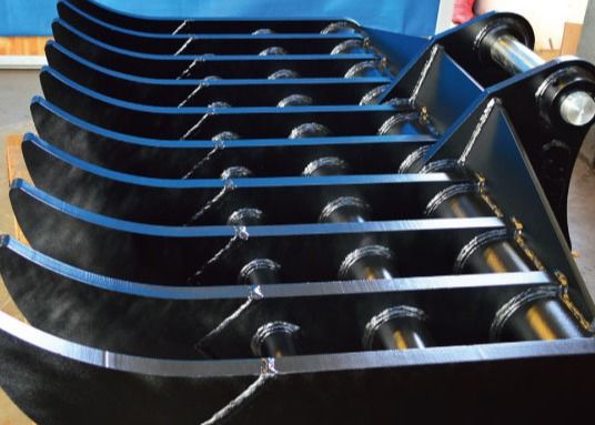 Kundenspezifischer Baggerrechen für 10-Tonnen-Bagger, Baggerbürstenrechen, Baggerrechen-Sieblöffel, Bagger-Geländereinigungsrechen